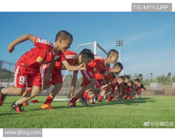 小足球明星的闪耀瞬间与成长故事简短分享